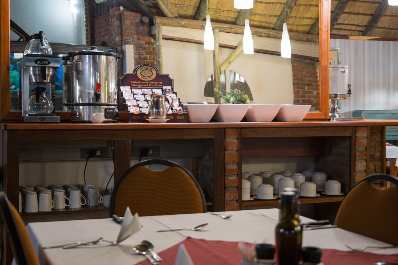 Cest Si Bon Hotel Otjiwarongo Bagian luar foto