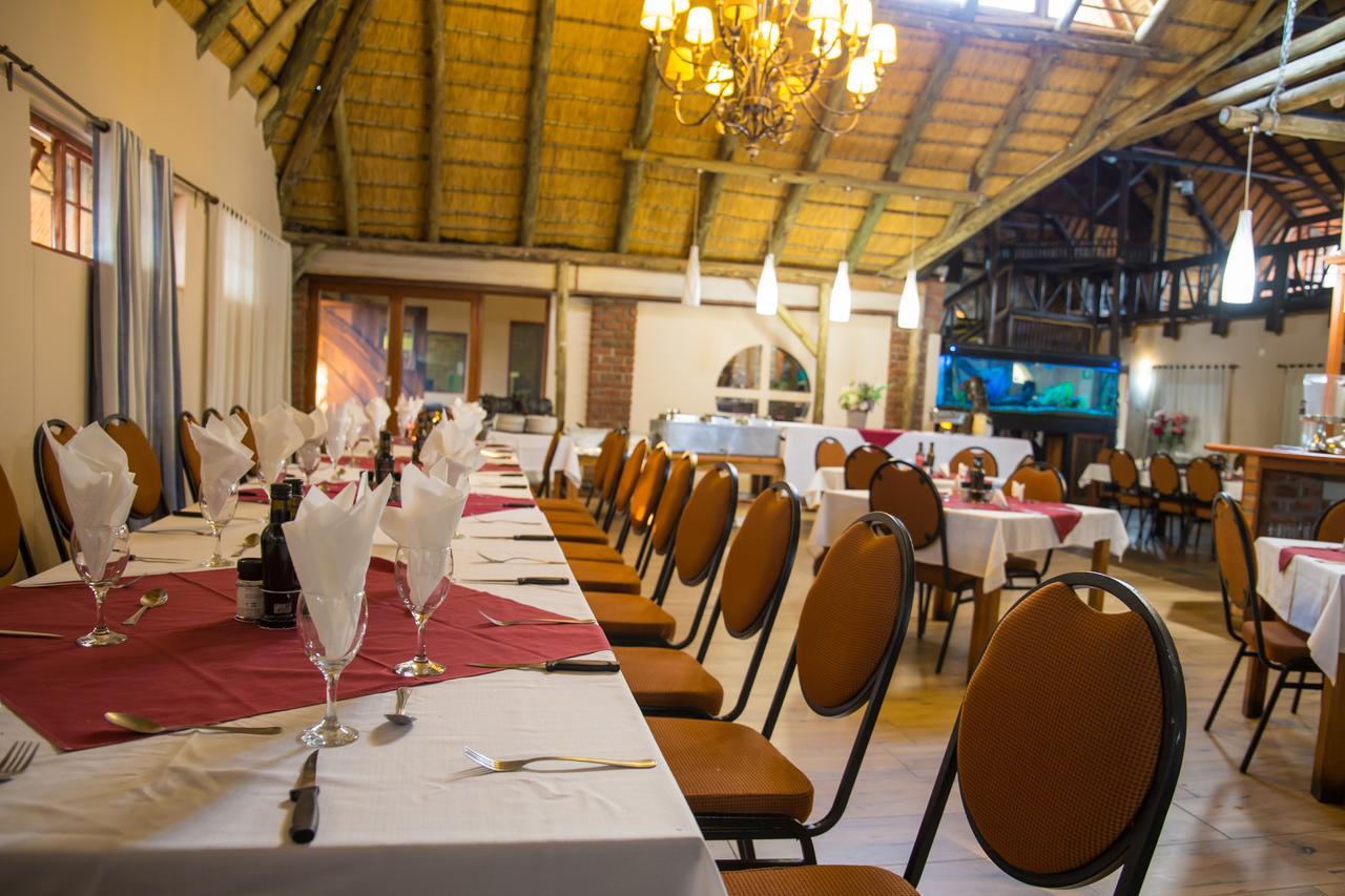 Cest Si Bon Hotel Otjiwarongo Bagian luar foto
