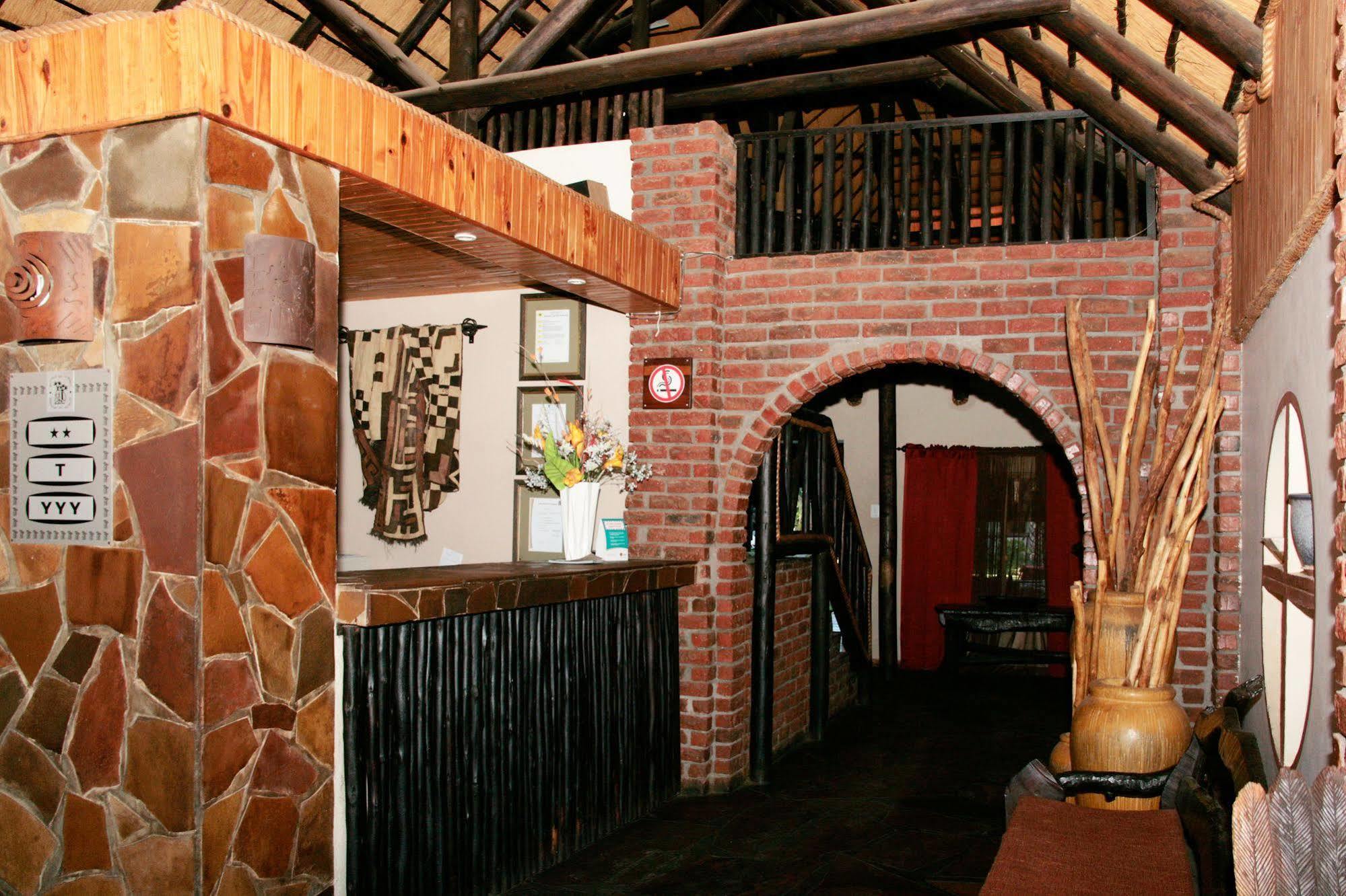 Cest Si Bon Hotel Otjiwarongo Bagian luar foto