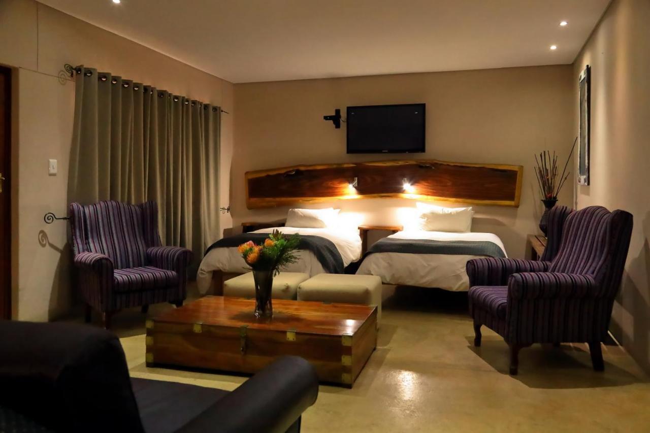 Cest Si Bon Hotel Otjiwarongo Bagian luar foto
